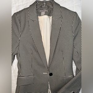 H&M blazer in XS. Never worn